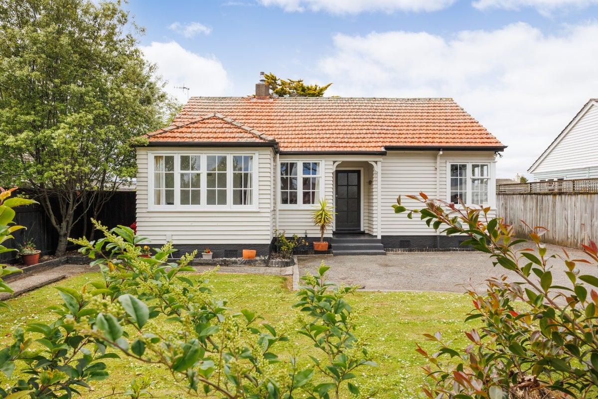 654 Featherston Street, Roslyn, Palmerston North - Carousel 18