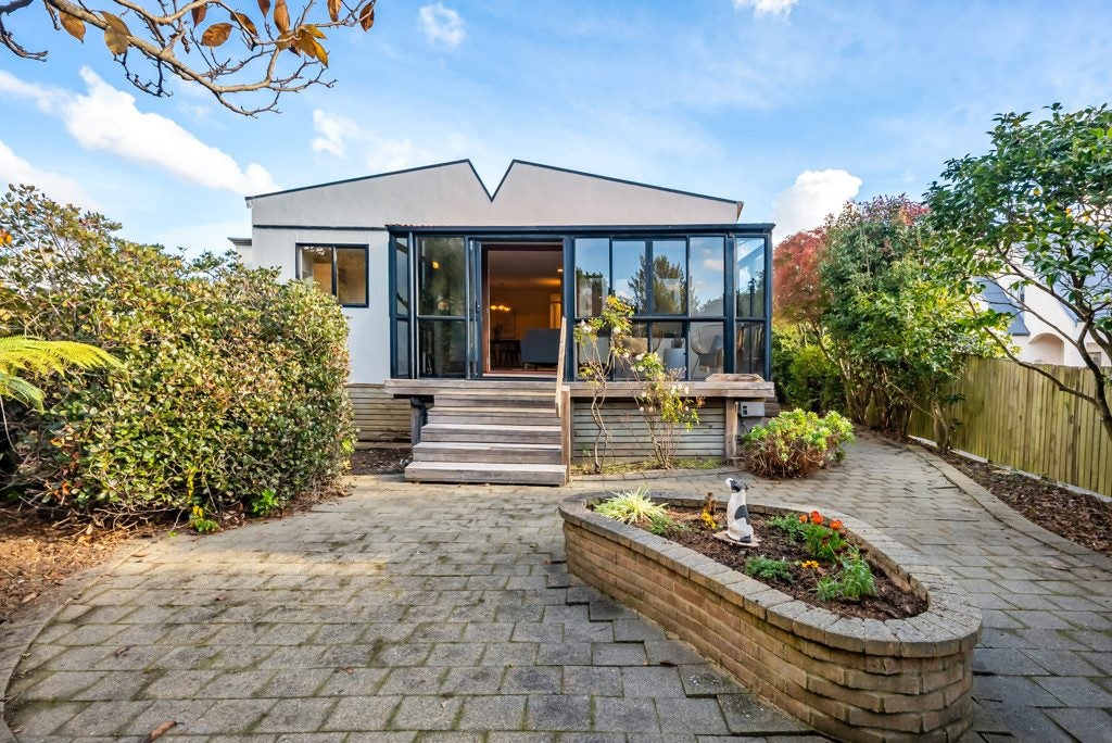 1/48 Whitemans Road, Silverstream, Upper Hutt - Carousel 1