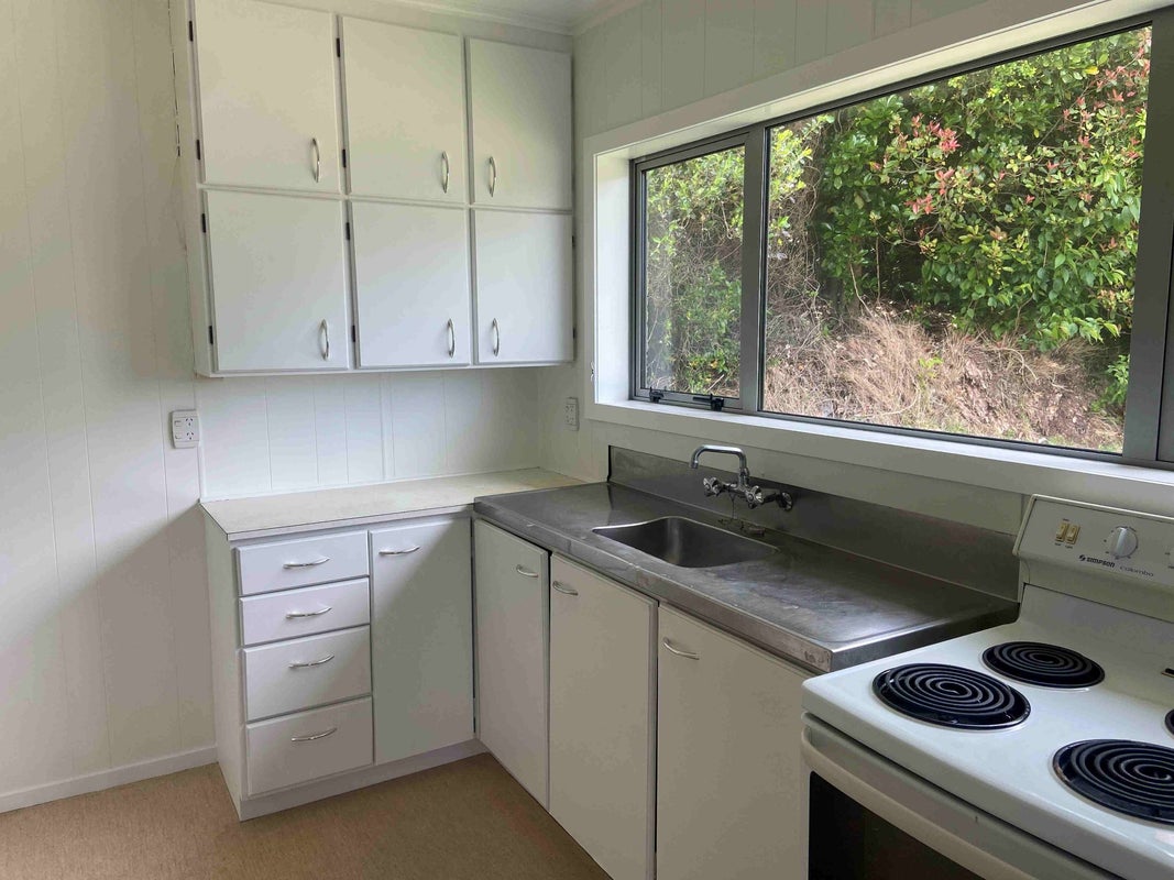 2/40 Nelson Crescent, Wainuiomata, Lower Hutt - Carousel 2