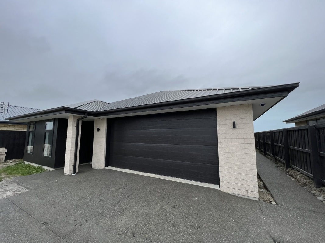 11 Barnett Street, Woodend, Woodend - Carousel 2