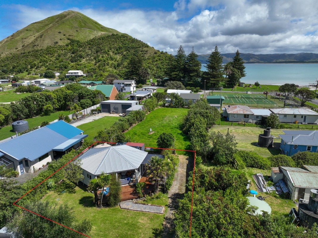 86A Fortescue Street, Mahia - Carousel 21
