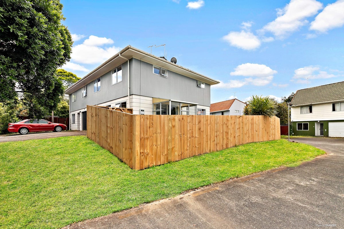 70 Kohekohe Street, New Lynn, Auckland - Carousel 16