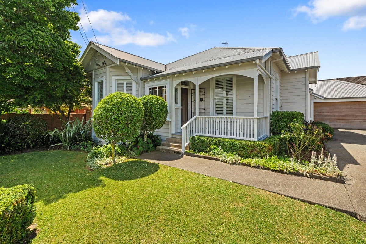 21 Queen Mary Avenue, Epsom, Auckland - Carousel 1