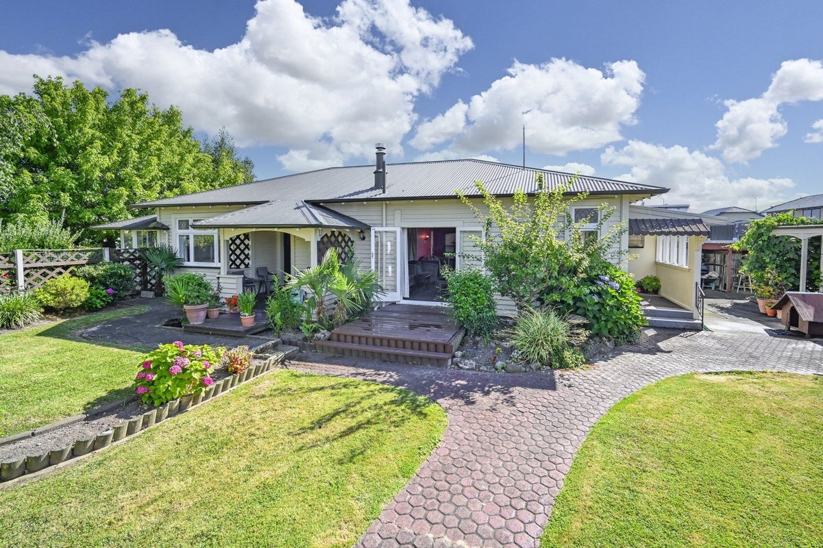 717 Methuen Street, Saint Leonards, Hastings - Carousel 1