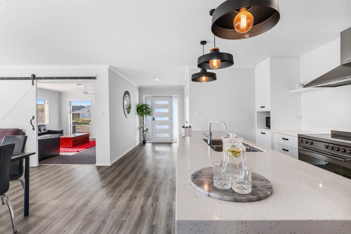 93 Puhirake Crescent, Pyes Pa, Tauranga - Carousel 2