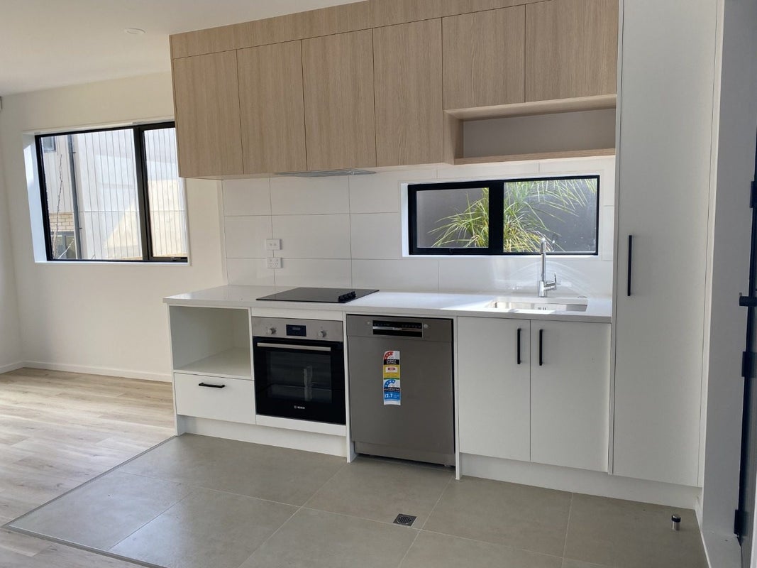 35A Matipo Road, Te Atatu Peninsula, Auckland - Carousel 2