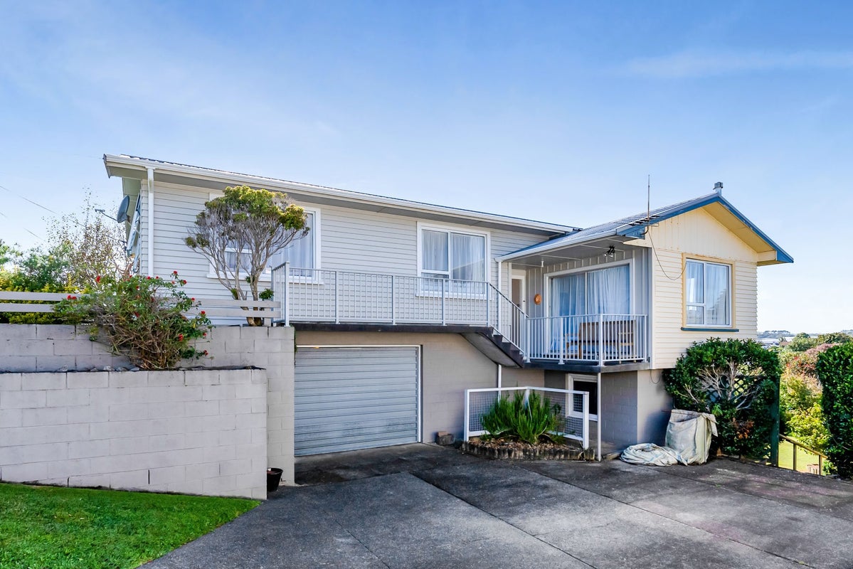 22 Kingsford Street, Bell Block, New Plymouth - Carousel 1