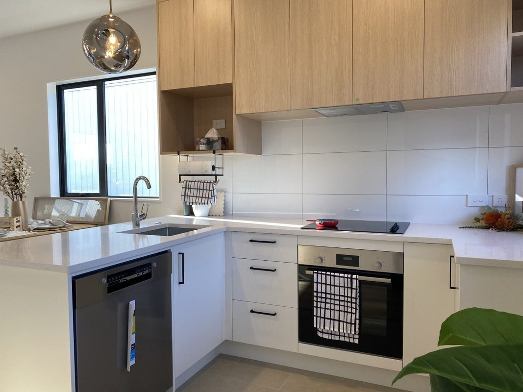35 Paetai Lane, Te Atatu Peninsula, Auckland - Carousel 1