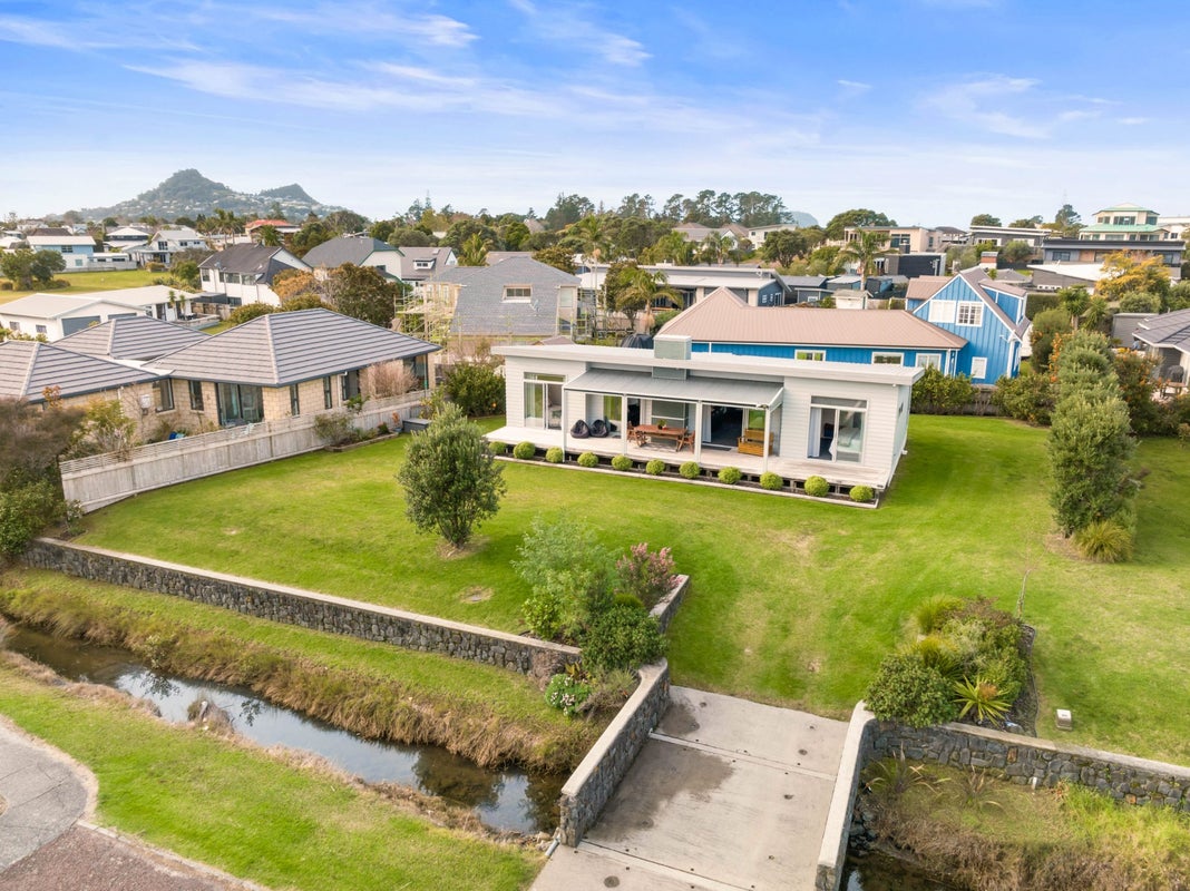 598 Waterways Parade, Pauanui - Carousel 1
