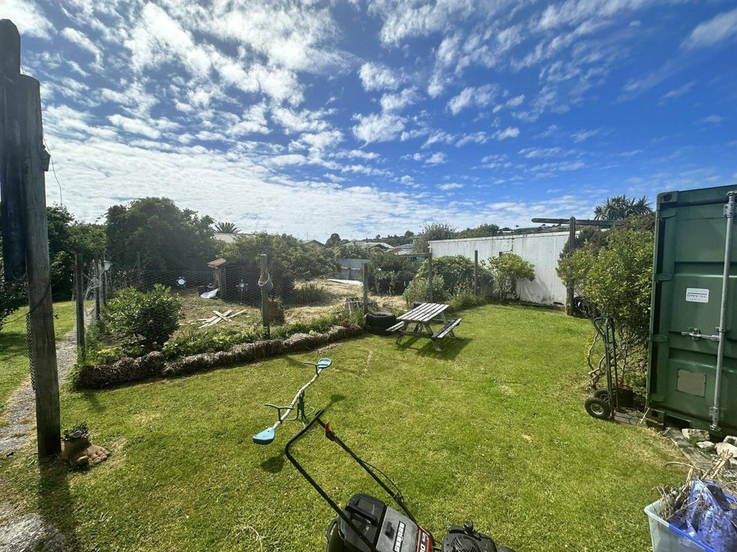 159 Sale Street, Hokitika - Carousel 25