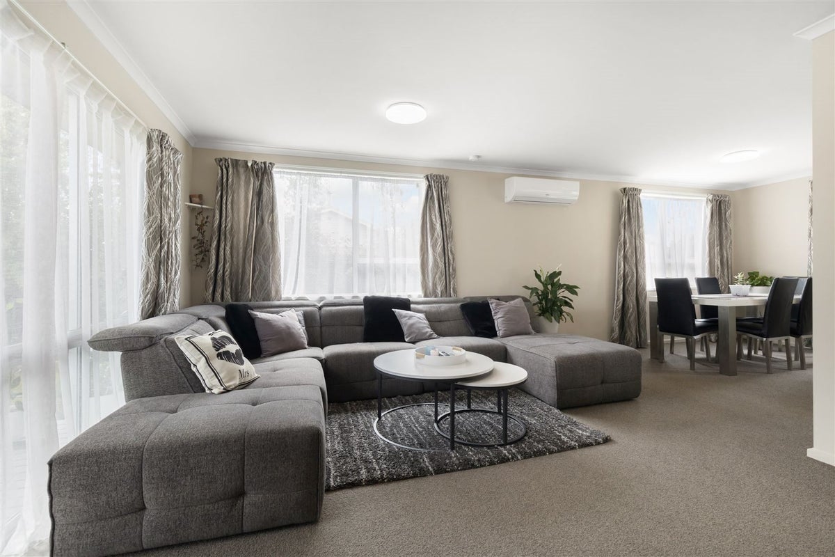 4 Denniston Crescent, Redwood, Christchurch - Carousel 1