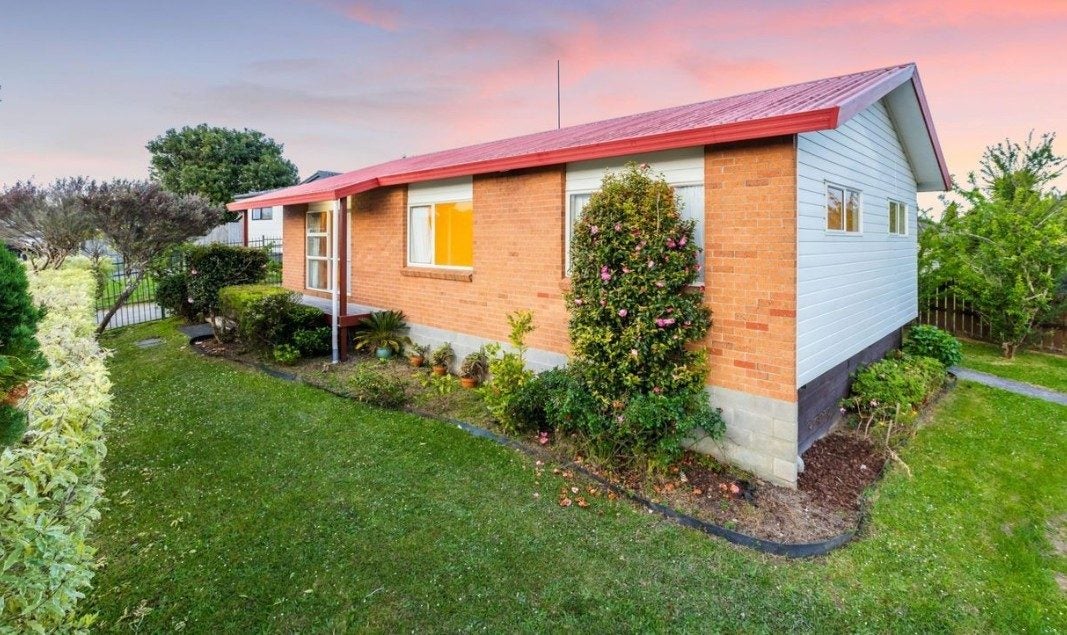 35 Limond Street, Randwick Park, Auckland - Carousel 1