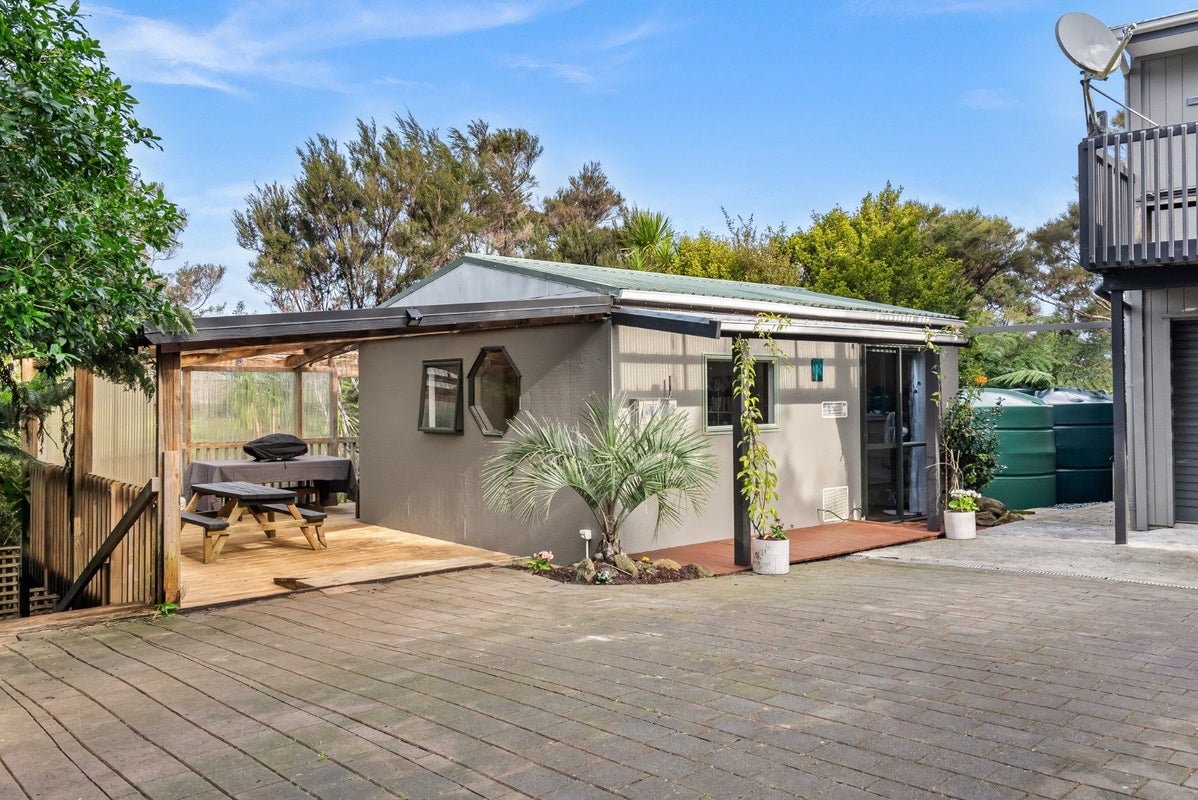 29 Tahunatapu Road, Whangarei - Carousel 2