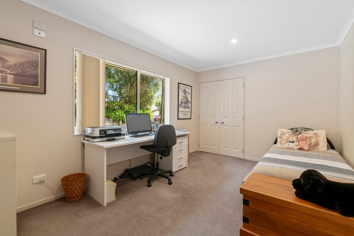 38 Monte Cassino Place, Birkdale, Auckland - Carousel 24
