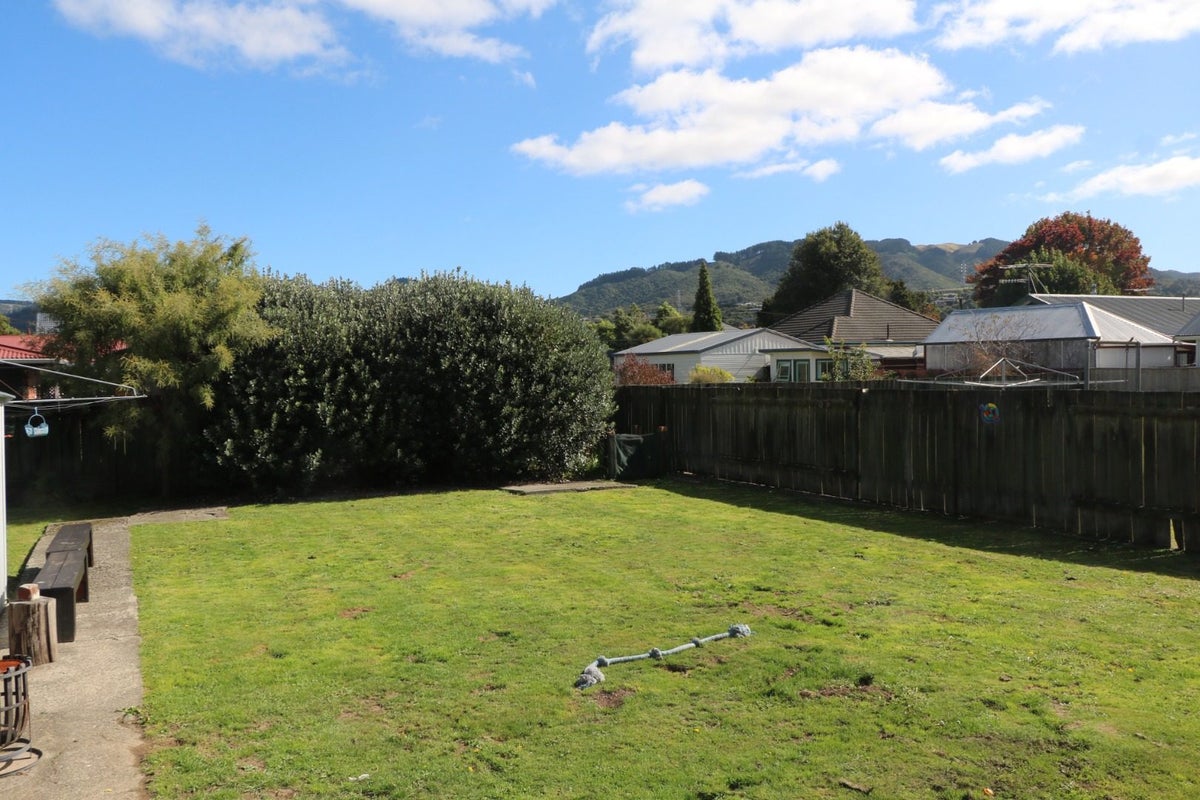 41 Clyma Street, Elderslea, Upper Hutt - Carousel 2