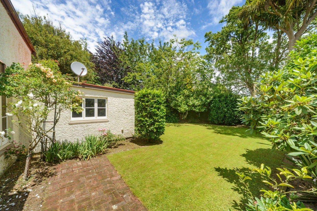 12 Astrid Court, Awapuni, Palmerston North - Carousel 18