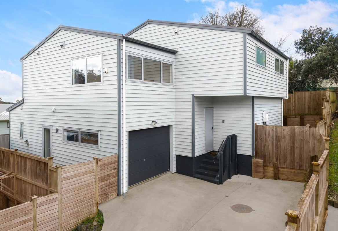 4 Kearney Place, Massey, Auckland - Carousel 1