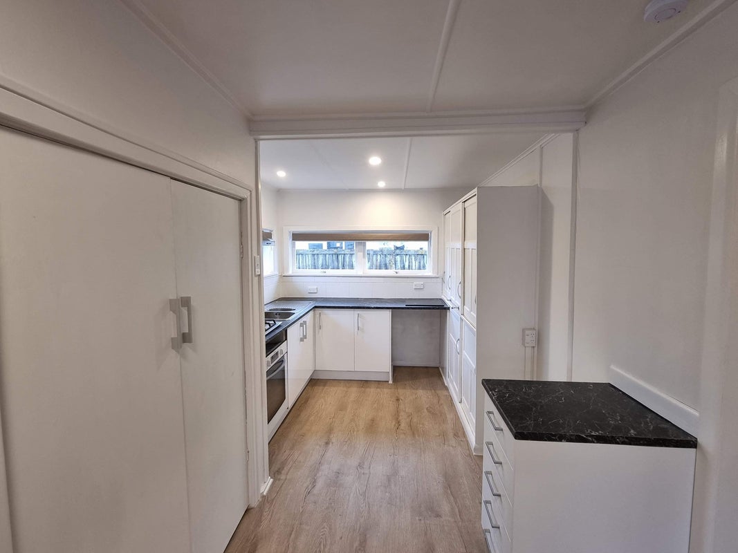 44 Te Aroha Street, Hamilton East, Hamilton - Carousel 2