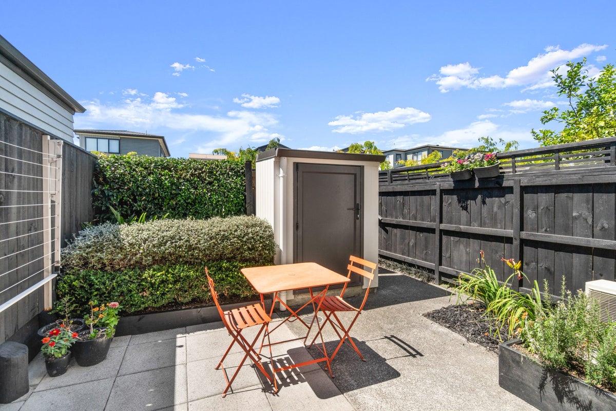 44 Fenchurch Street, Glen Innes, Auckland - Carousel 1
