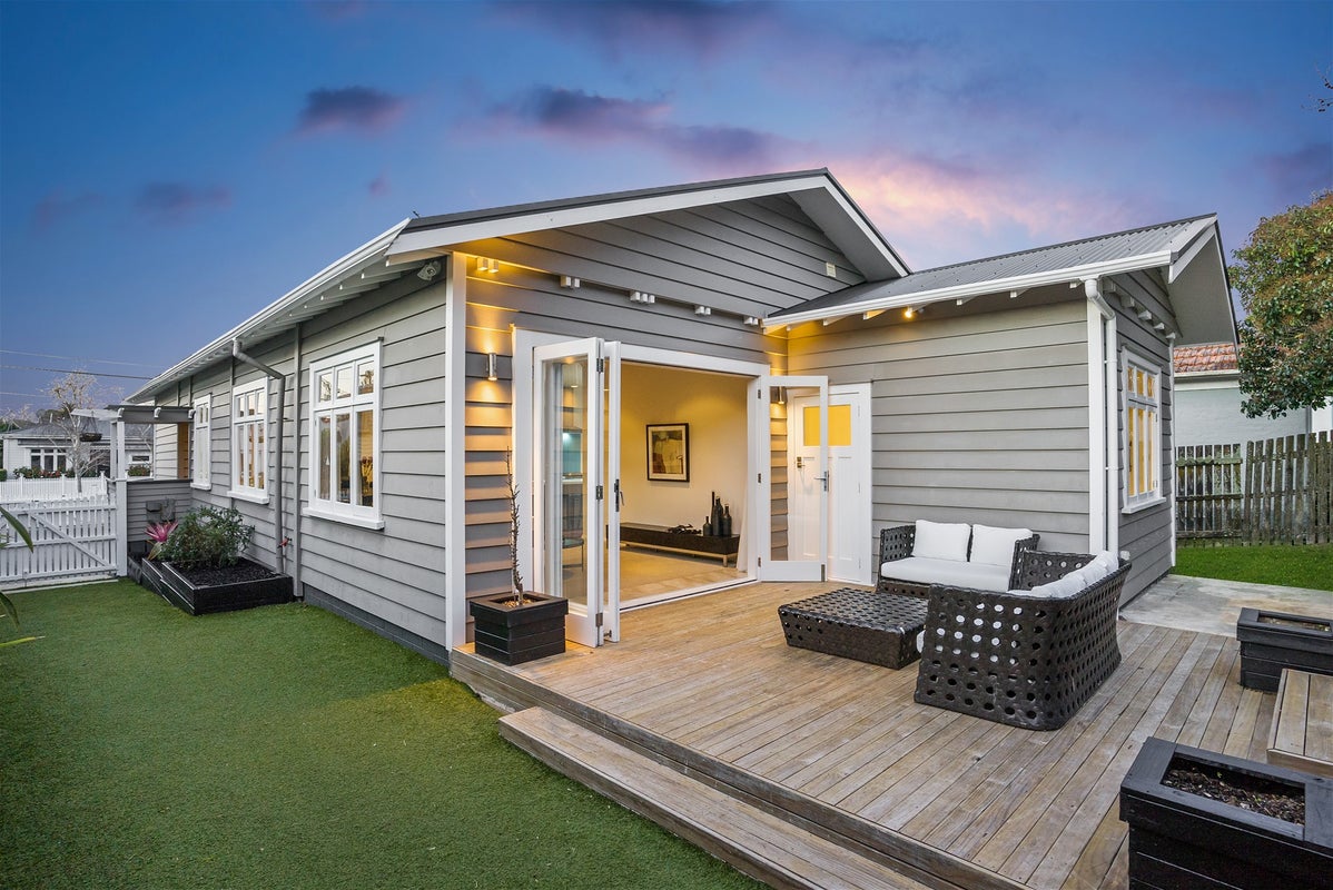 37 Cambourne Road, Sandringham, Auckland - Carousel 2