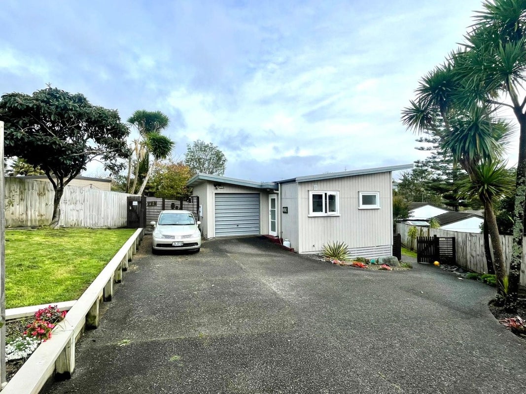 77A Woodglen RD, Glen Eden, Auckland - Carousel 1