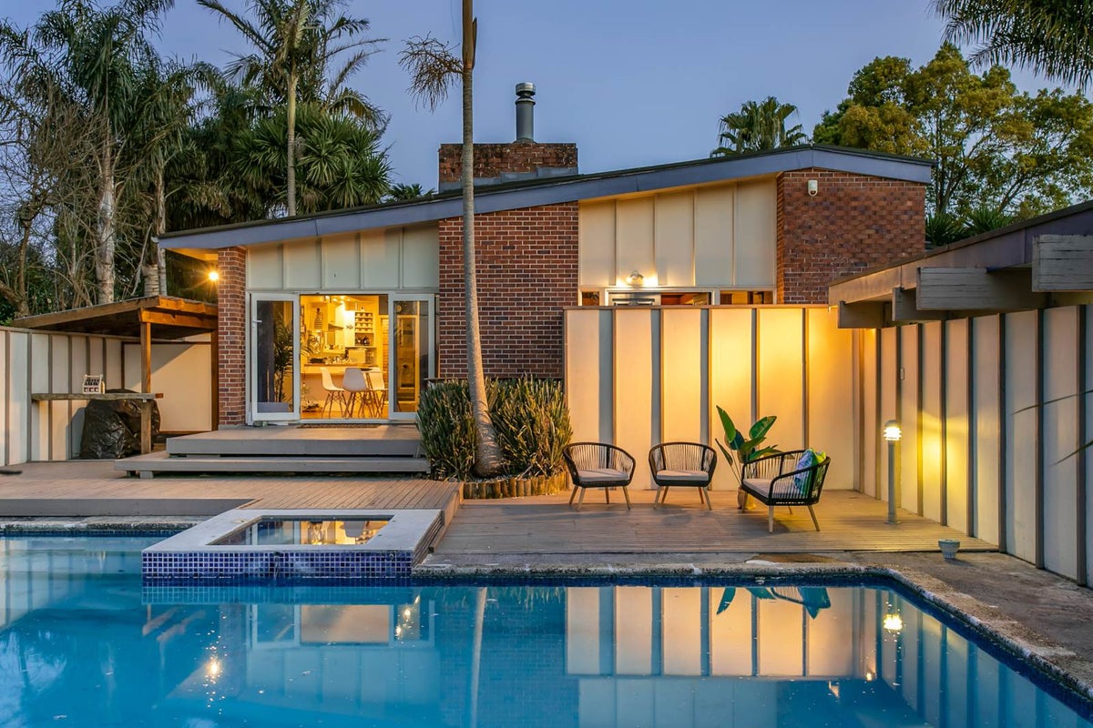 83 Hill Road, Hillpark, Auckland - Carousel 1
