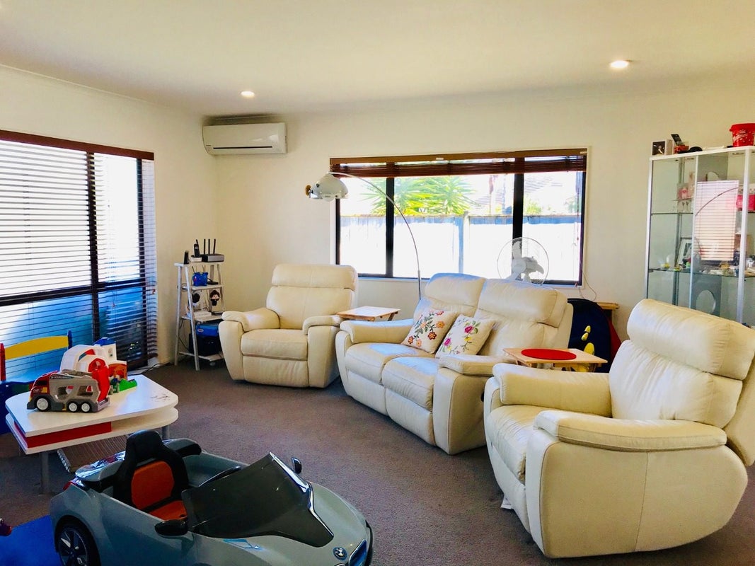 7 Banshire Close, Flat Bush, Auckland - Carousel 2