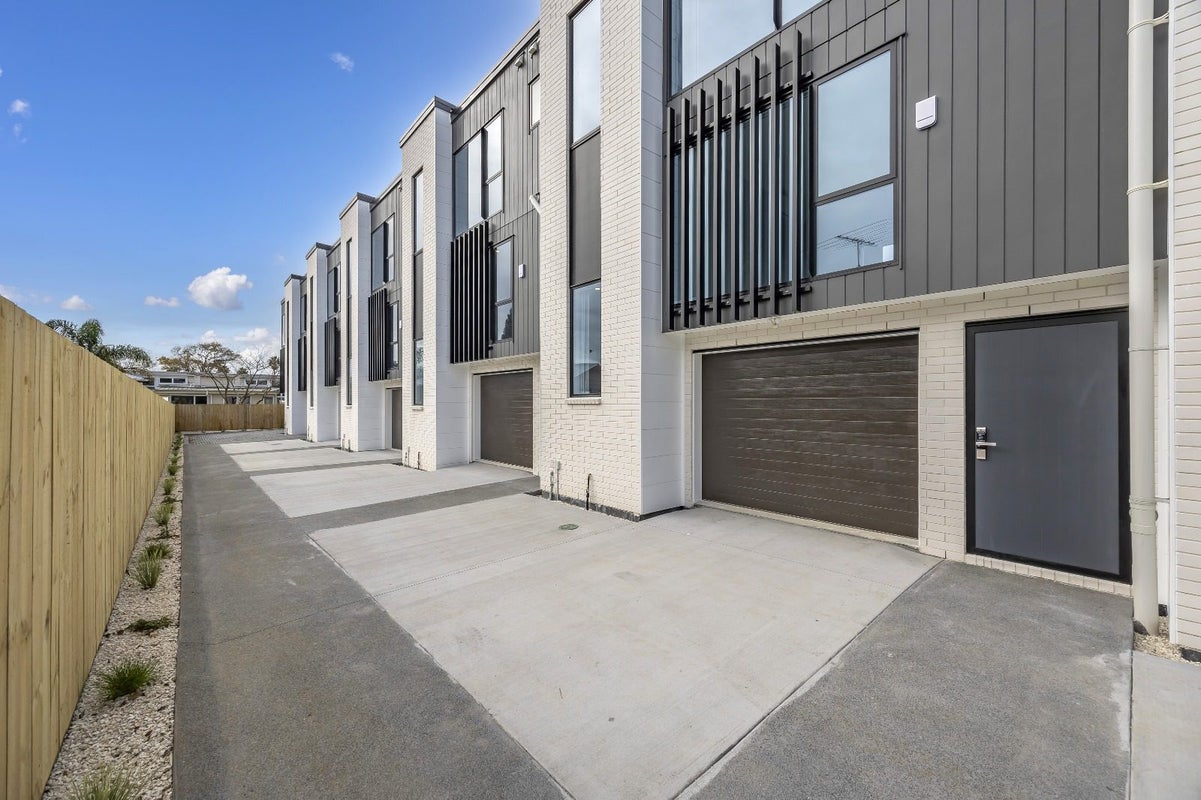 1/84 Kings Road, Panmure, Auckland - Carousel 2