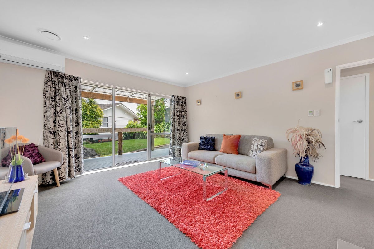 1/12 Abercrombie Street, Howick, Auckland - Carousel 2