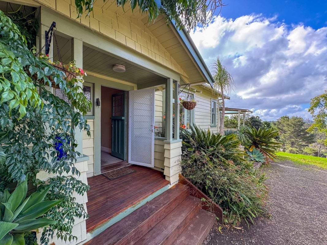 2442 South Head Road, Helensville - Carousel 2