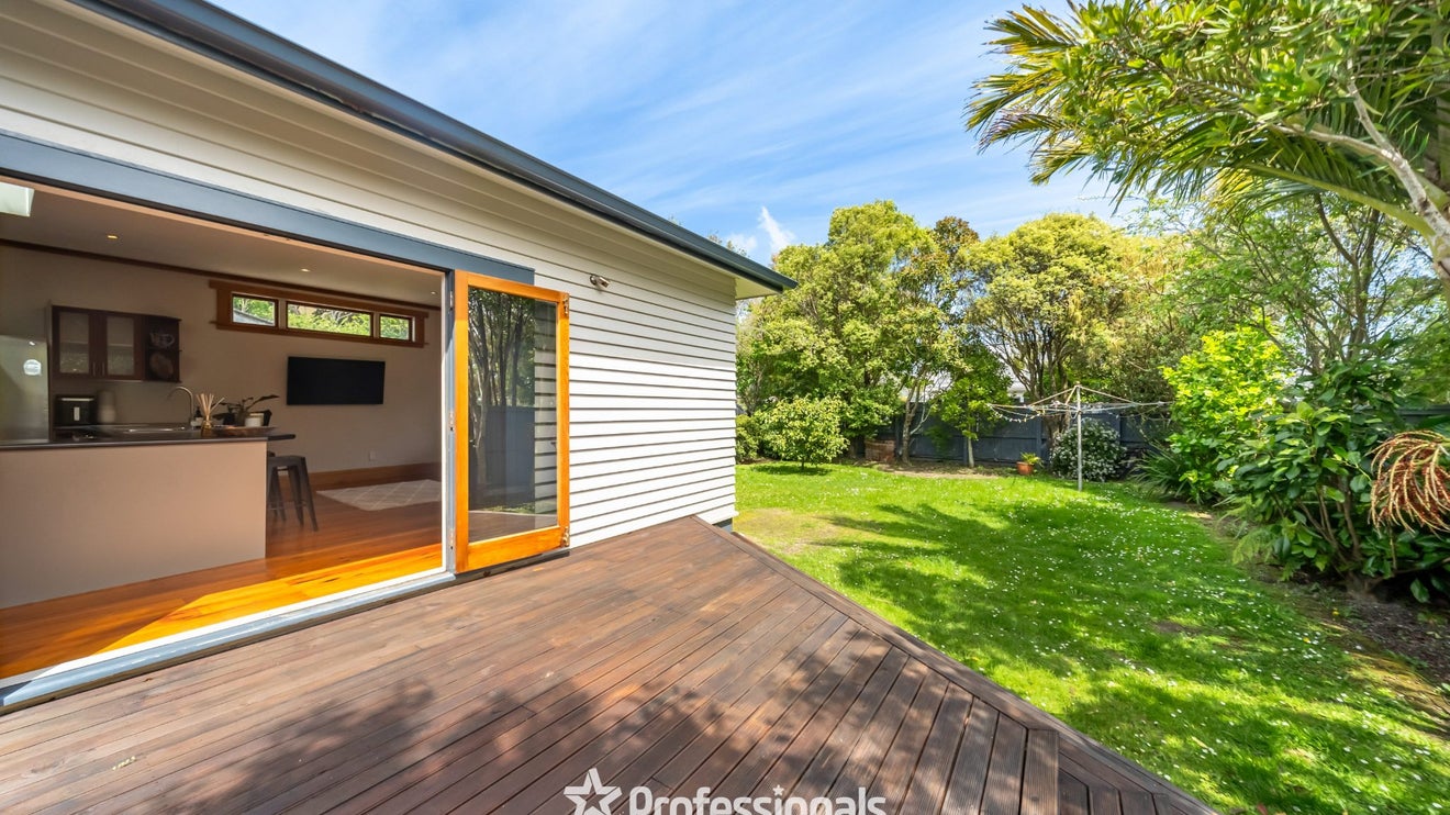 143 Whites Line, WAIWHETU, LOWER HUTT - Carousel 1