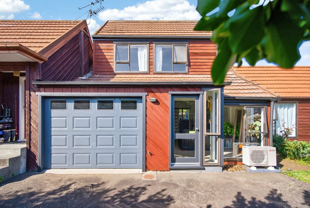 3B Pukatea Street, Eastbourne, Lower Hutt - Carousel 2