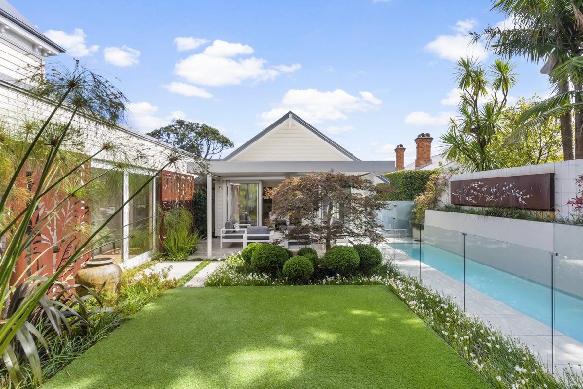 27 Clifton Road, Herne Bay, Auckland - Carousel 1