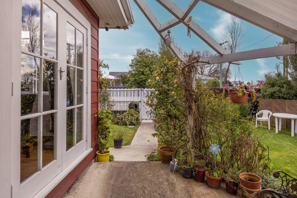 52 York Street, Waltham, Christchurch - Carousel 2