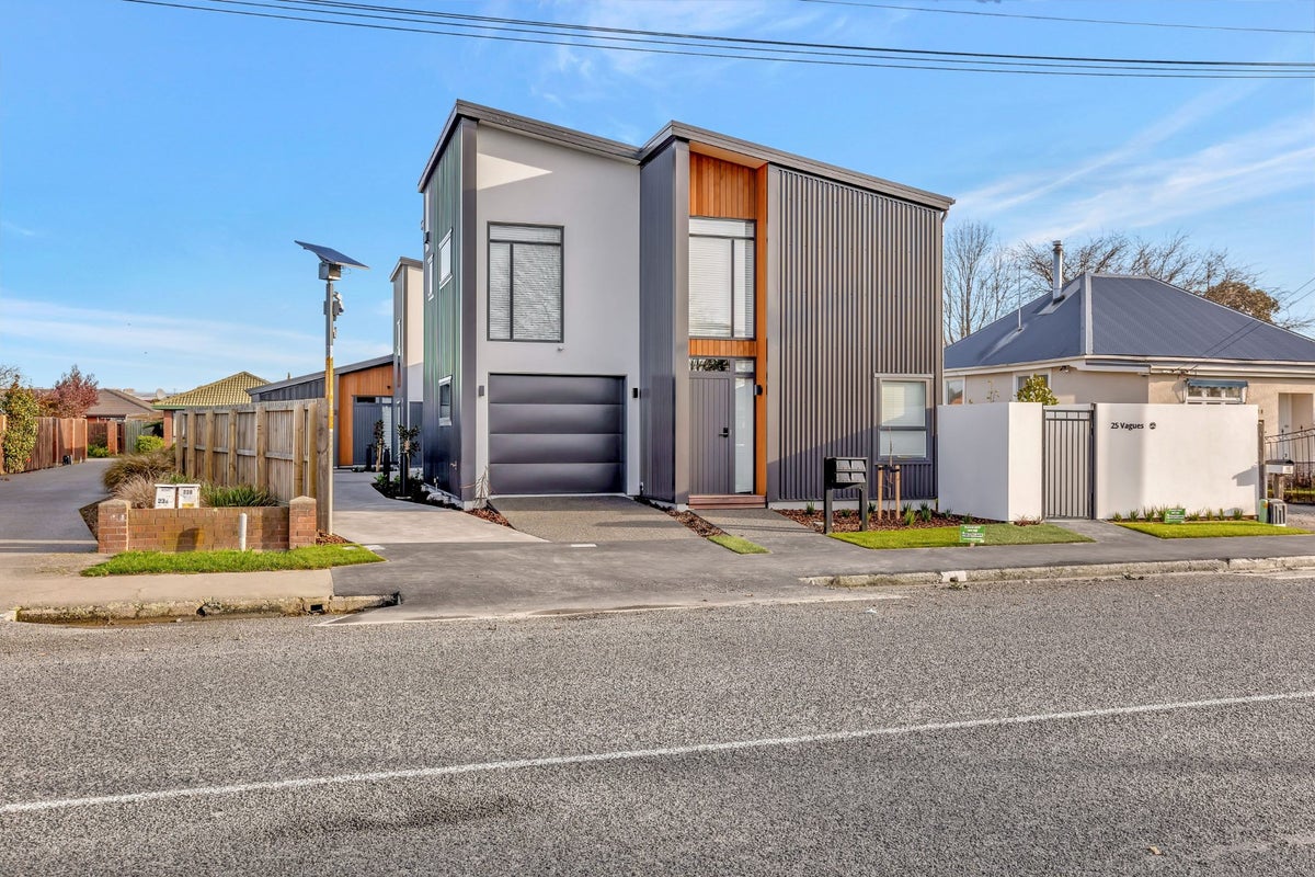 2/25 Vagues Road, Northcote, Christchurch - Carousel 1
