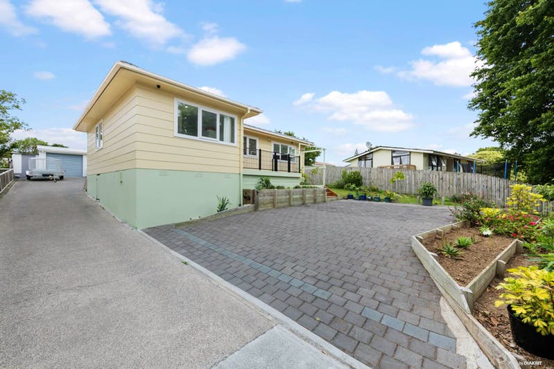 4 Galilee Avenue, Red Hill, Papakura - Carousel 2