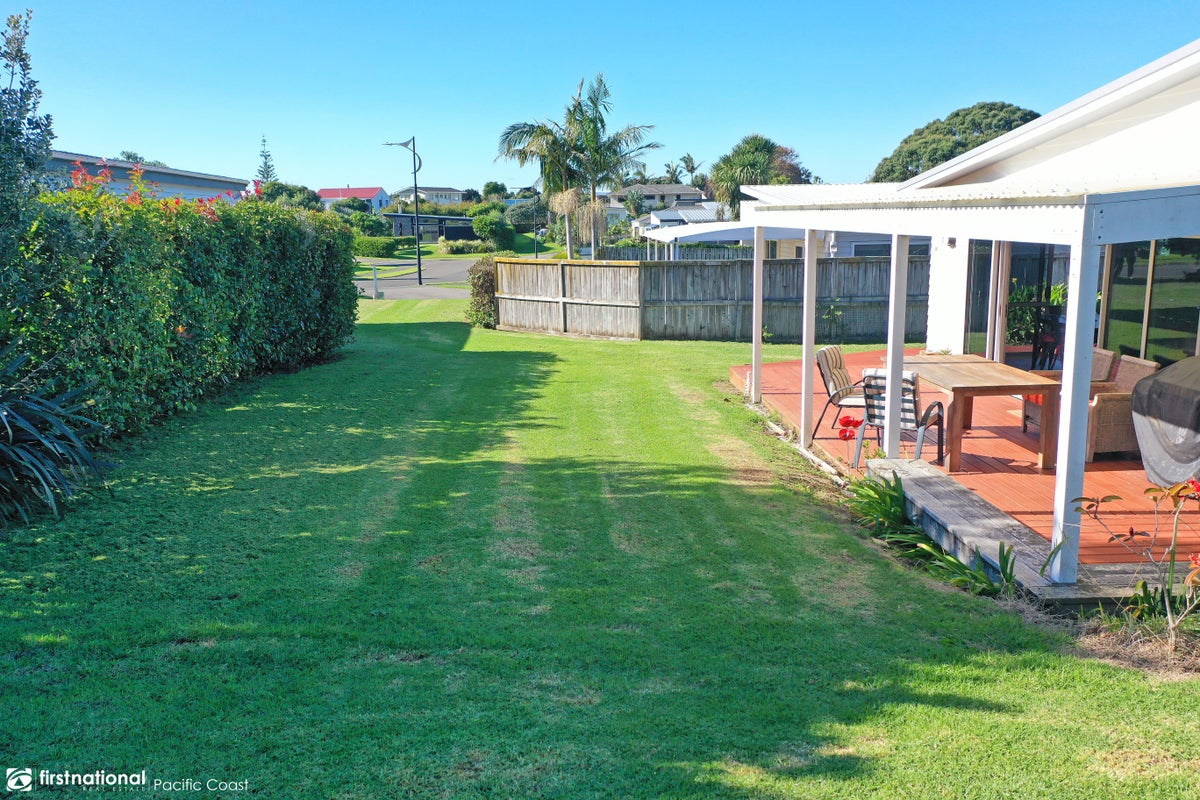 34 Dolphin Drive, Whiritoa, Waihi - Carousel 2