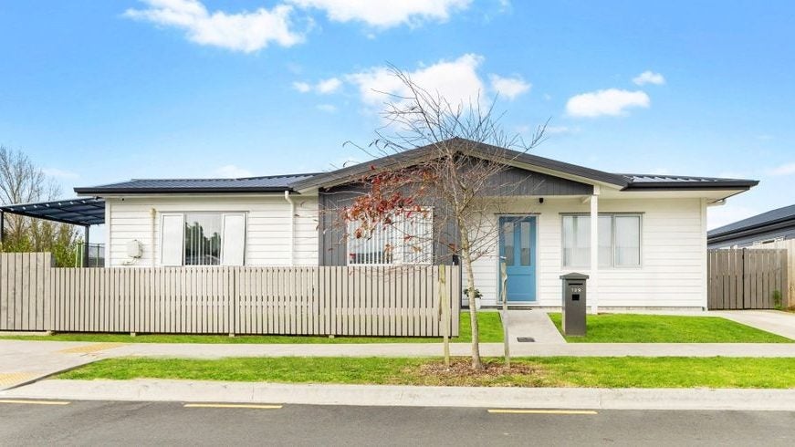 129 Kuaka Drive, Takanini, Auckland - Carousel 1