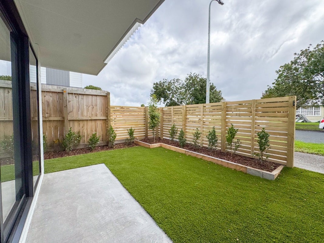 5/52 Taramea Street, Avondale, Auckland - Carousel 14