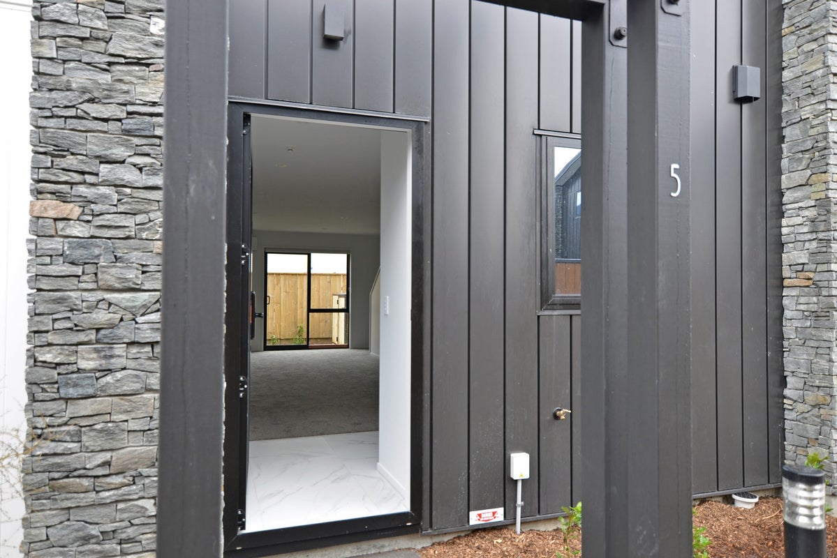 7/5 Milne Crescent, Taita, Lower Hutt - Carousel 2