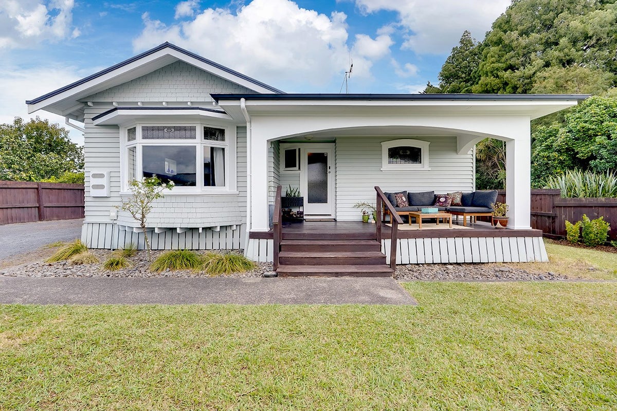 18A Hinton Avenue, Forest Lake, Hamilton - Carousel 1