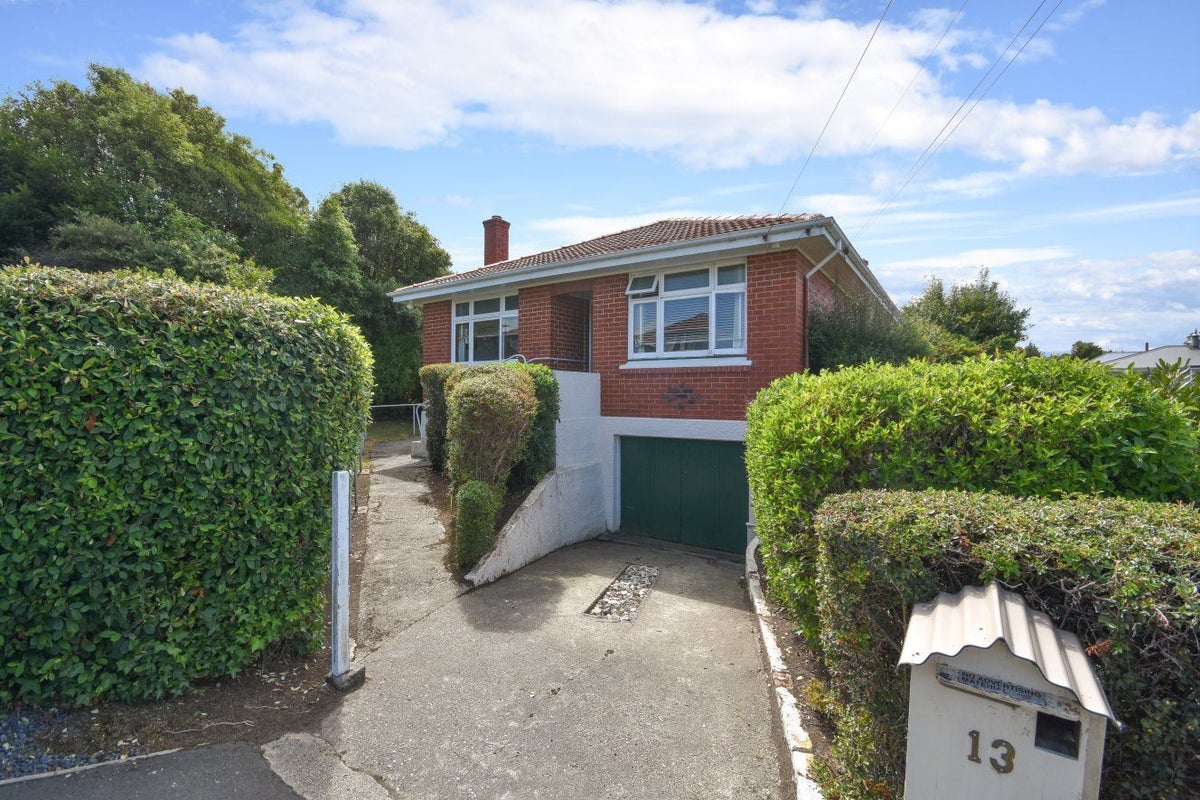 13 Exeter Street, Abbotsford, Dunedin - Carousel 1