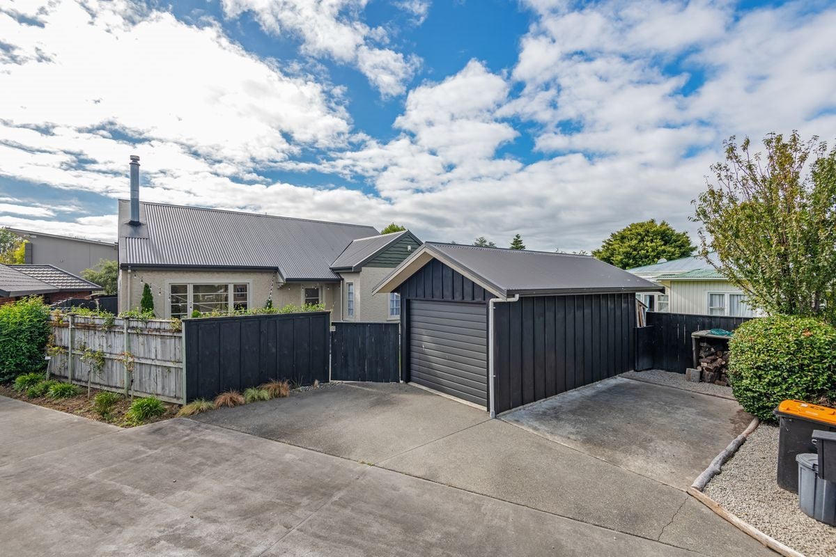8 Graham Place, West End, Palmerston North - Carousel 1