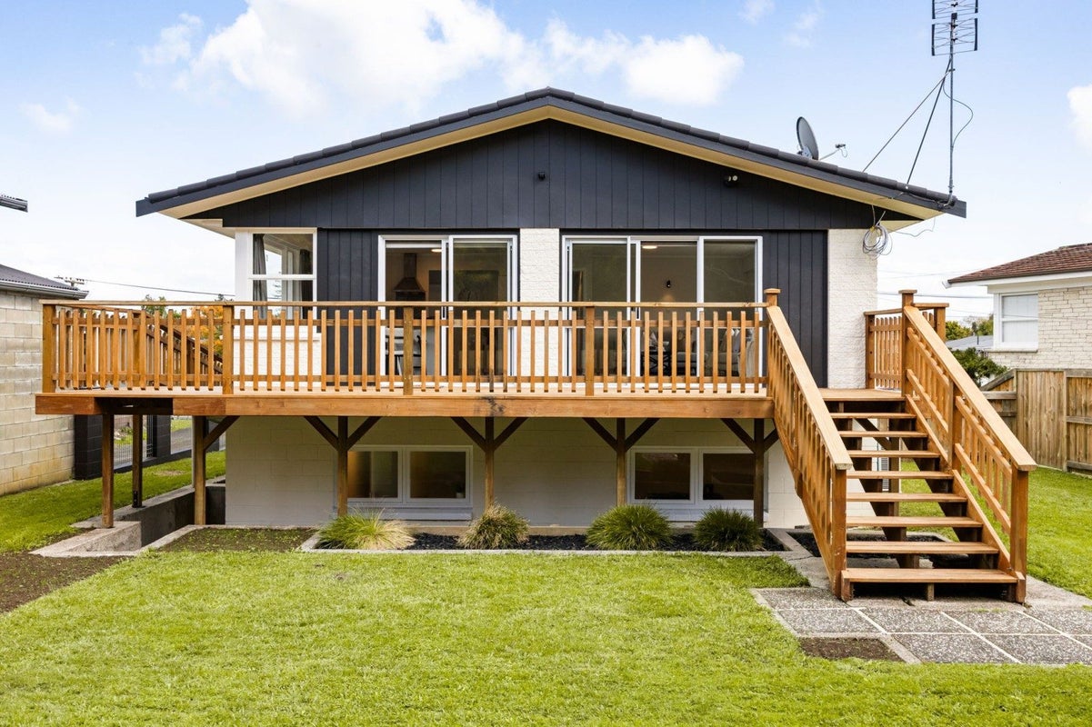 41 De Vere Crescent, Chartwell, Hamilton - Carousel 1