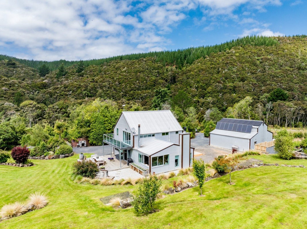 515 Silverstream Valley Road, North Taieri, Mosgiel - Carousel 2
