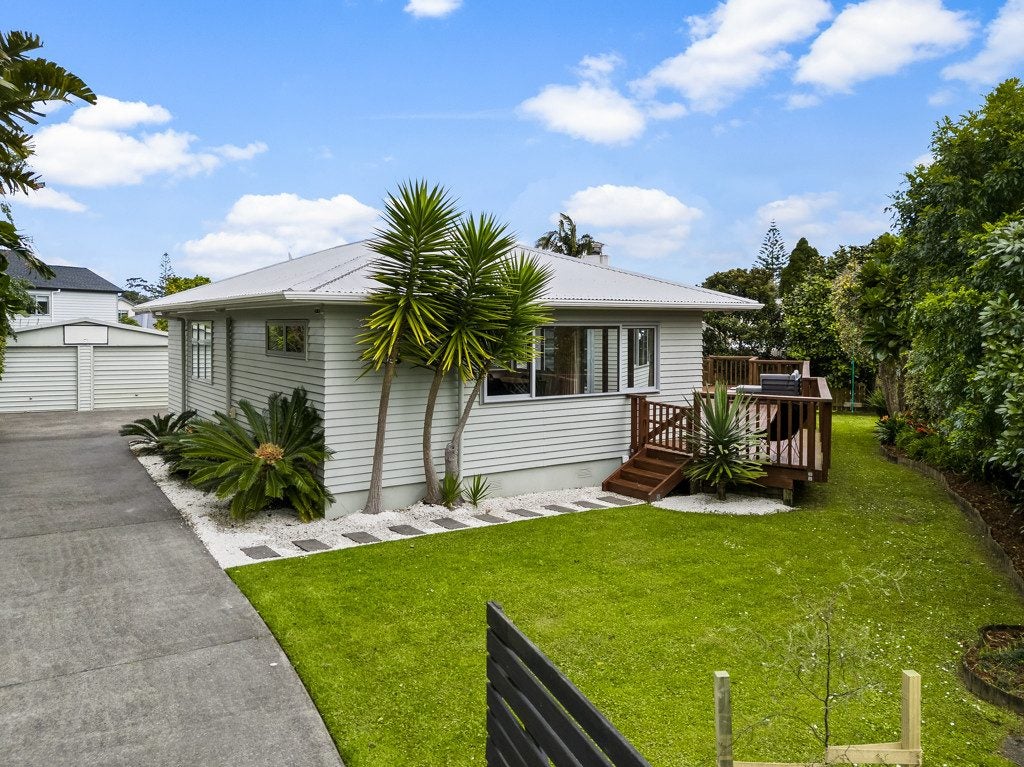 38 Graham Avenue, Te Atatu Peninsula, Auckland - Carousel 18