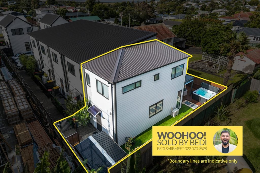 7/69 Wharf Road, Te Atatu Peninsula, Auckland - Carousel 1