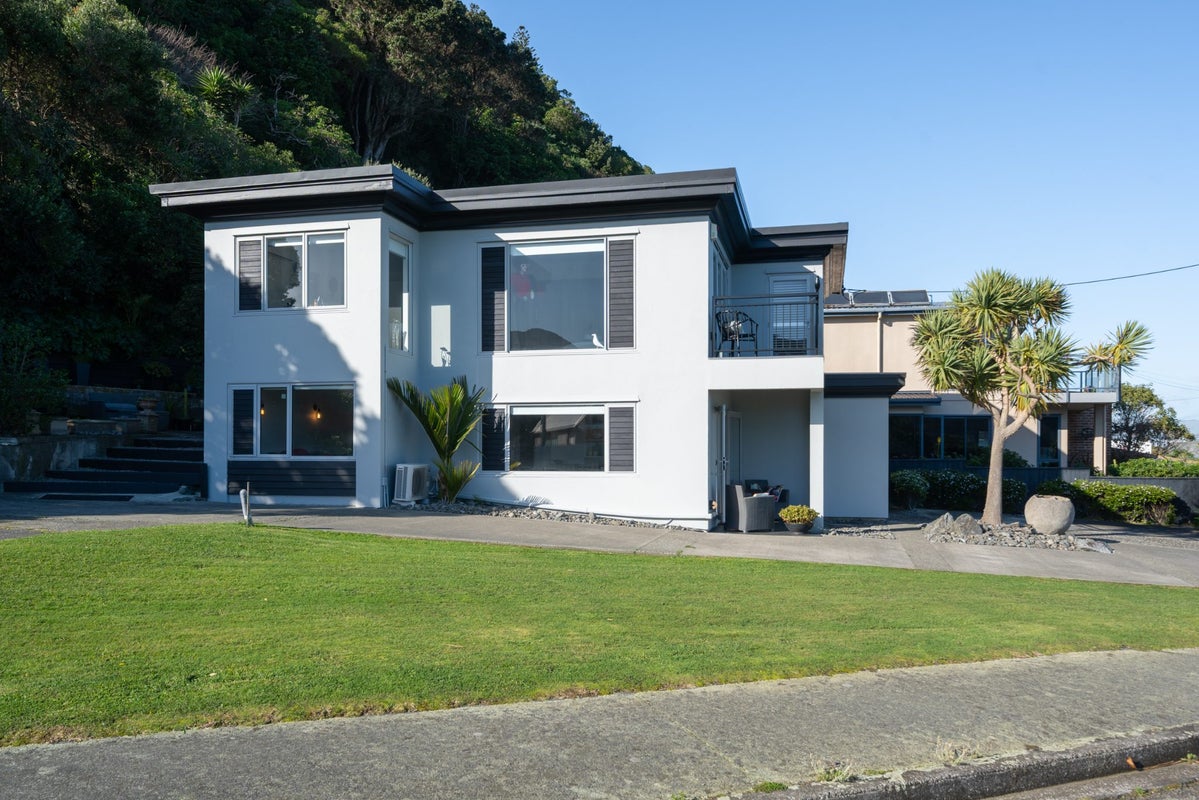 85 Moana Road, Plimmerton, Porirua - Carousel 23
