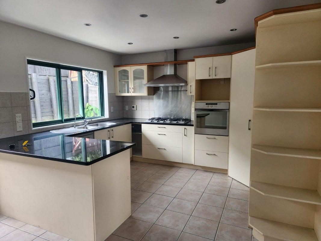 3 Boeing Place, Goodwood Heights, Auckland - Carousel 2