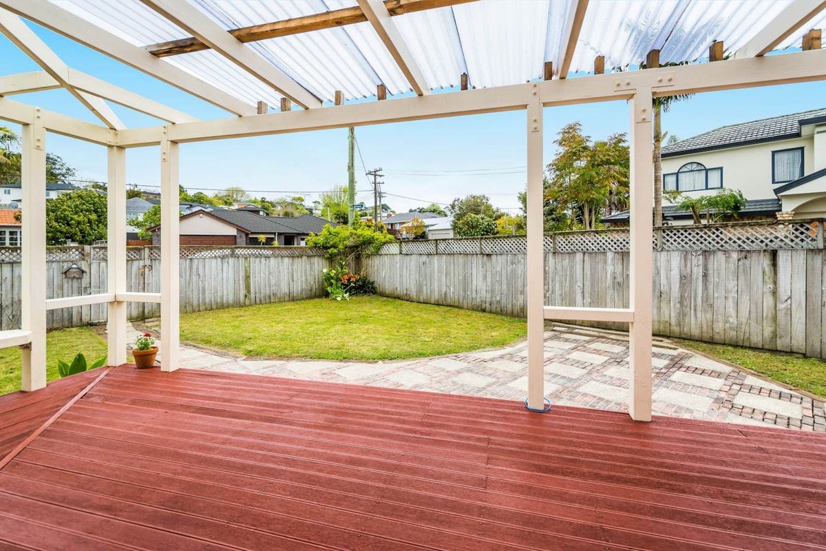 2/15 Merriefield Avenue, Forrest Hill, Auckland - Carousel 18